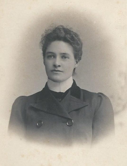 Photograph of Annie Metcalfe of Bell Busk, Born 1870