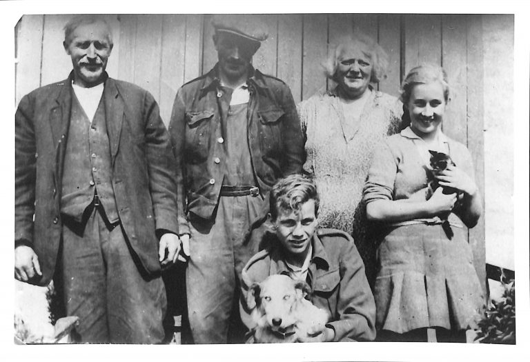 Donald Firth, Beryl Pascoe With Wilson Family at Studfold