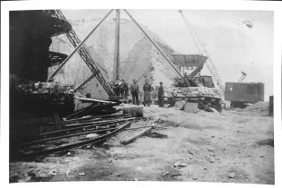 Photograph of Crane at Foredale Quarry?