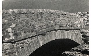 Photograph of Ling Ghyll Bridge, Cam beck