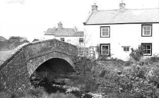 Photograph of South View Cottages and Grey Bridge New Inn, Horton
