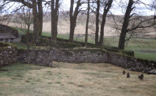 Lodge Hall / Ingman Lodge - derelict structure at the junction of field walls with apertures