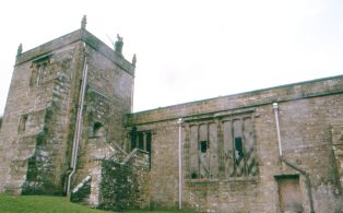 The Priest's House and C16 Chapel i