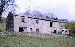 Former farmhouse & barn, Wood End, E of Feetham